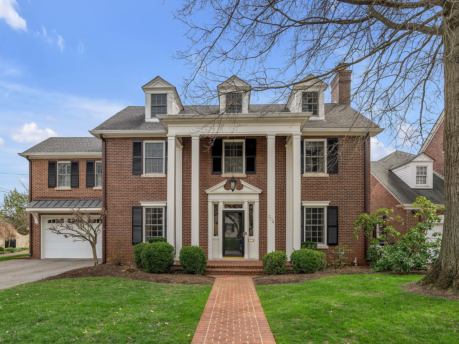 304 Holiday Rd