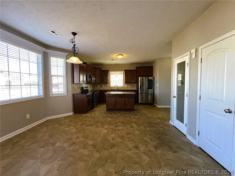4211 Cherry Hill Ln — Photo 6