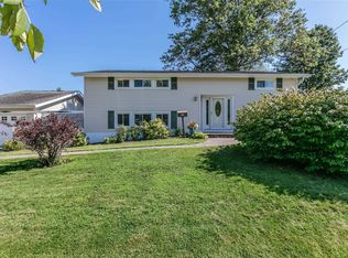 52 Reid Ave, Babylon, NY 11702