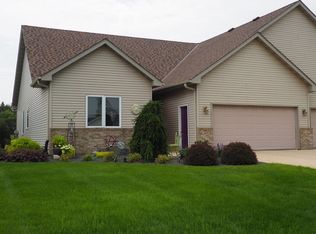 2435 Mossy Creek Dr, Owatonna, MN 55060