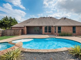212 Williamsburg Ln, Ovilla, TX 75154