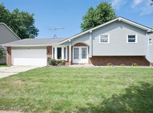 1820 Sheffield Dr, Elgin, IL 60123