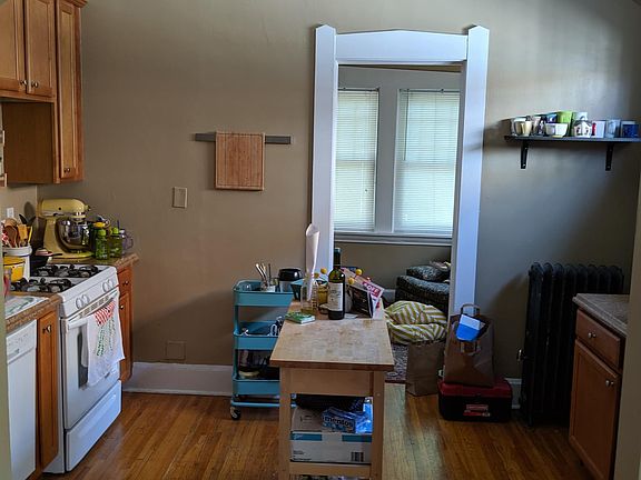 5th image of 809 Portland Ave #6