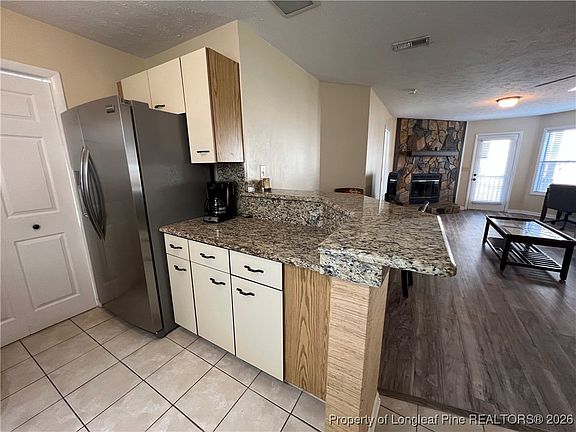 4th image of 1006 Brookhollow Dr APT 1
