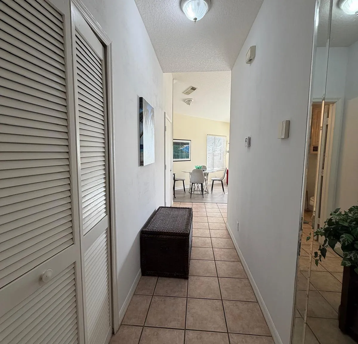 1 bed, 1.0 bath, 1196 sqft, $1,700 — Photo 4