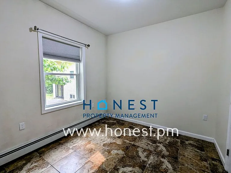 1635 Lewiston Rd #10 — Photo 6