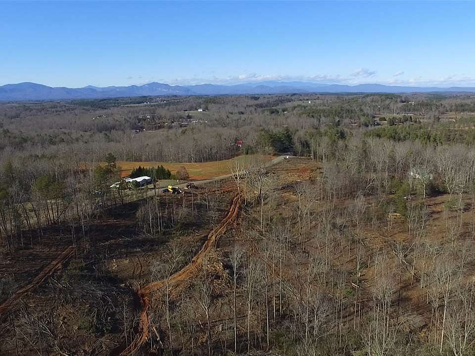 2nd image of 1740 Moore Rd