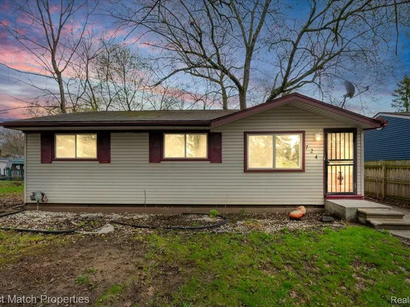 724 Parkwood Ave, Pontiac, MI 48340