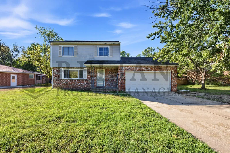 3 bed, 3.0 bath, 1885 sqft, $1,595 — Photo 1