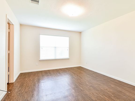 5th image of 5910 Brenwood Trails Ln