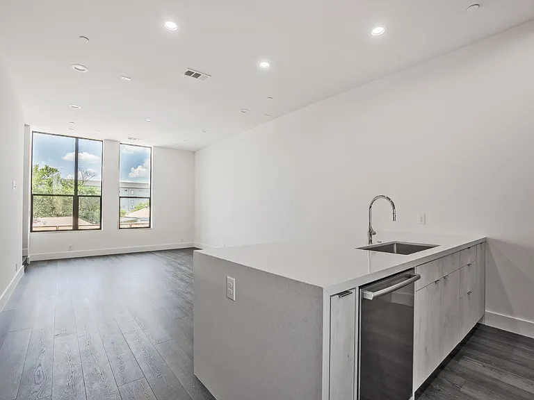 4322 Roseland Ave #9 — Photo 43