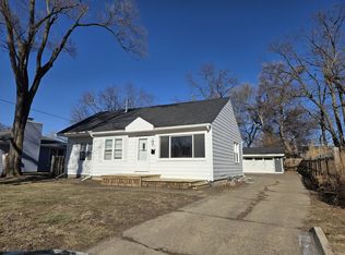 5311 Douglas Ave, Des Moines, IA 50310