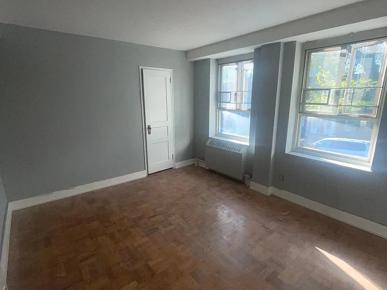 186th Ln — Photo 8