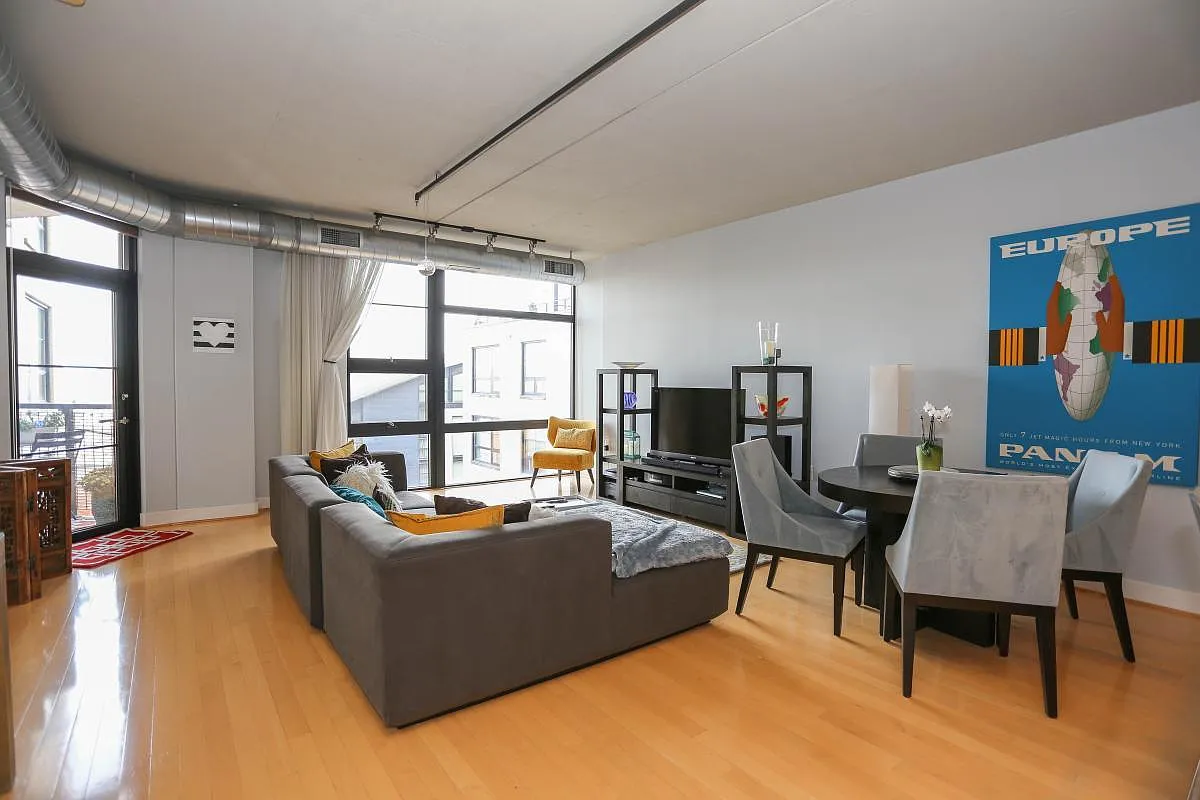 2 bed, 1076 sqft, $3,750 — Photo 1