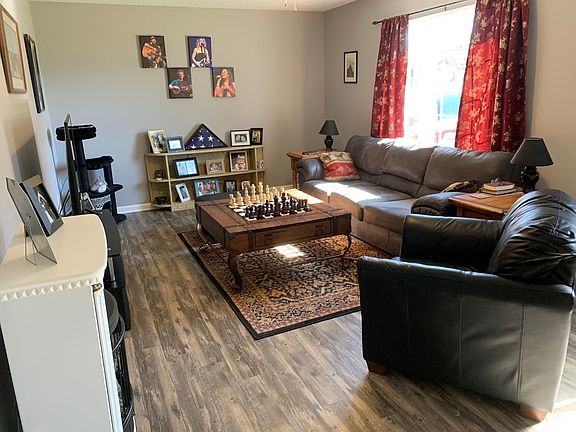 2nd image of 100 Crabtree Ln