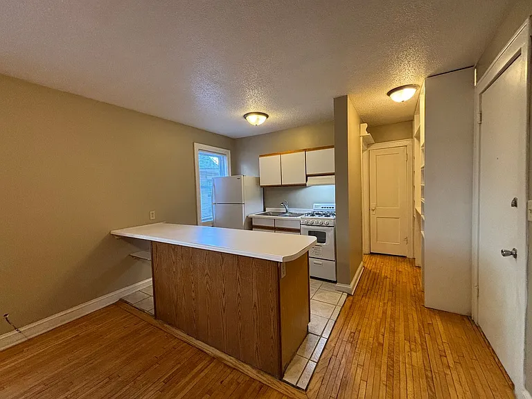 535 Asbury — Photo 7
