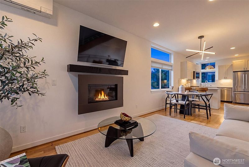 4th image of 316 NW 41st Street #B