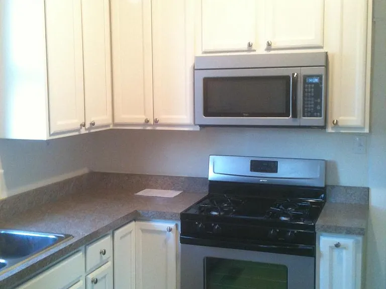 5528 Lancaster Ave — Photo 2