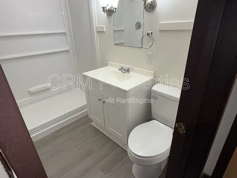 112 N Green St — Photo 13
