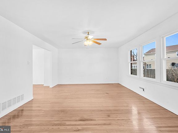 5th image of 6 Yorktown Ct