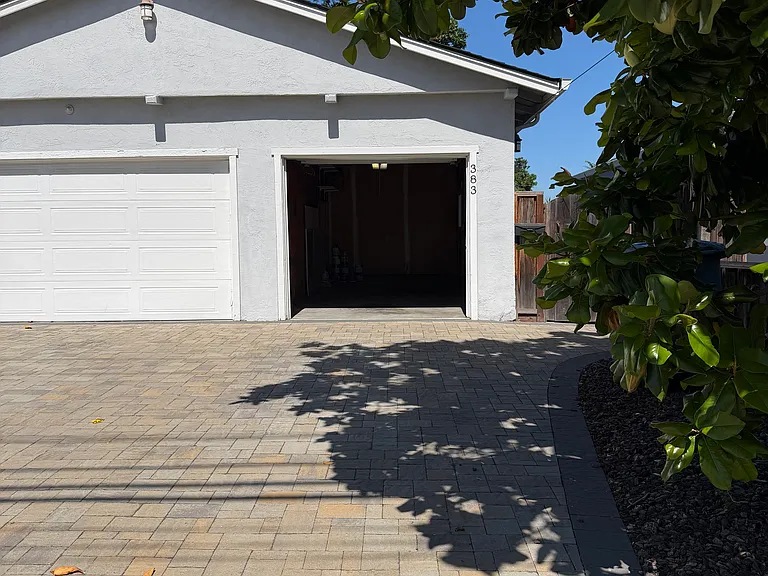 383 Roosevelt Ave — Photo 23