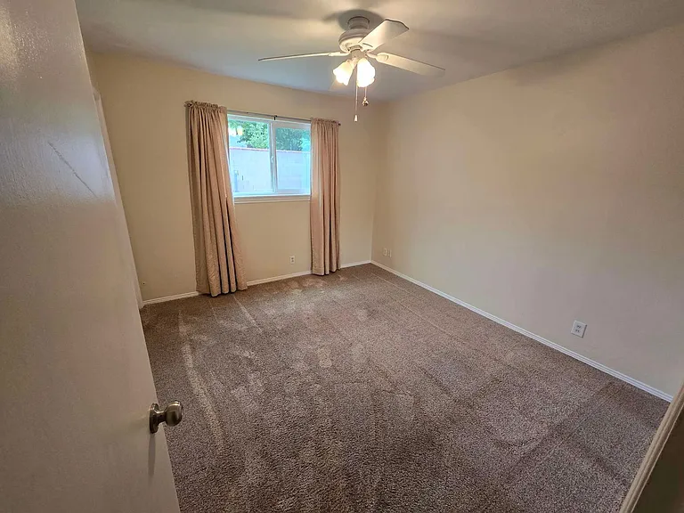 1500 Shirley St NE — Photo 32
