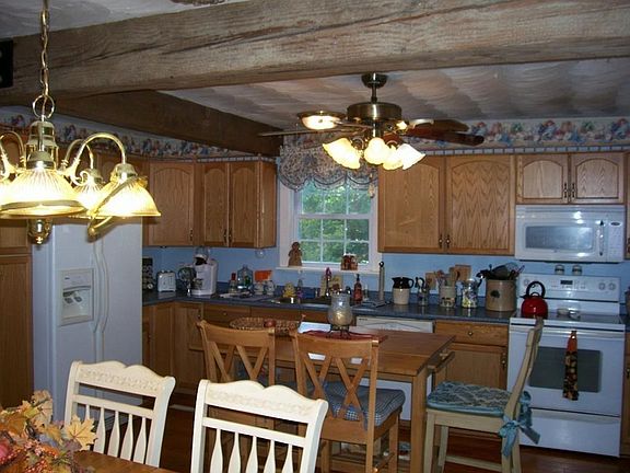 4th image of 12 Amesbury St