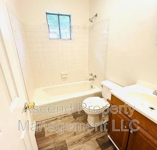 1102 N Hickory St #A — Photo 5