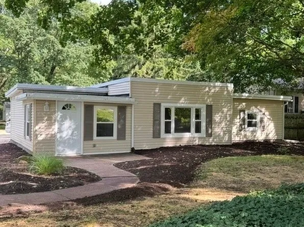 4527 S Arlington Rd, Uniontown, OH 44685