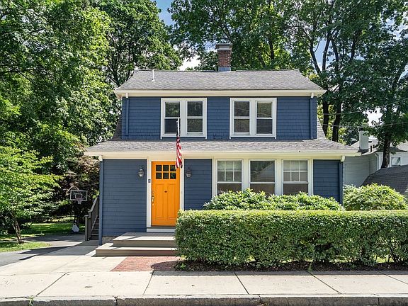 3rd image of 5 Maple St