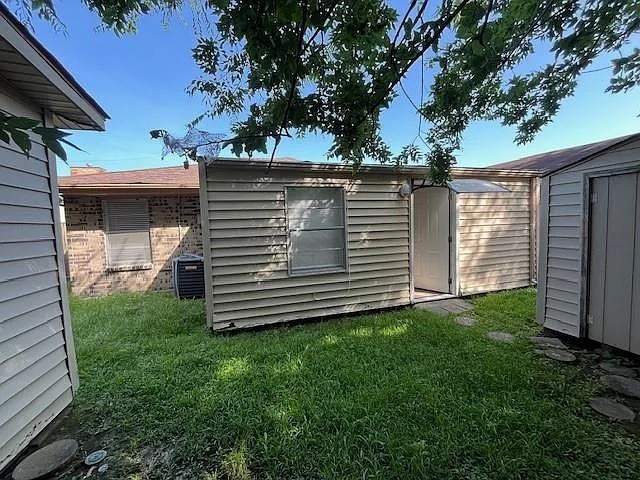 3 bed, 2.0 bath, 1400 sqft, $1,500 — Photo 3