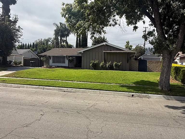 1045 Shannon St — Photo 1