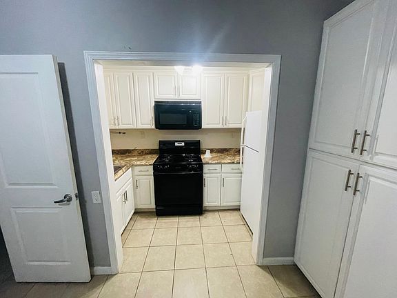 5th image of 13413 Kansas Ave #2