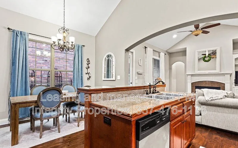 2 bed, 2.0 bath, 1211 sqft, $1,500 — Photo 3