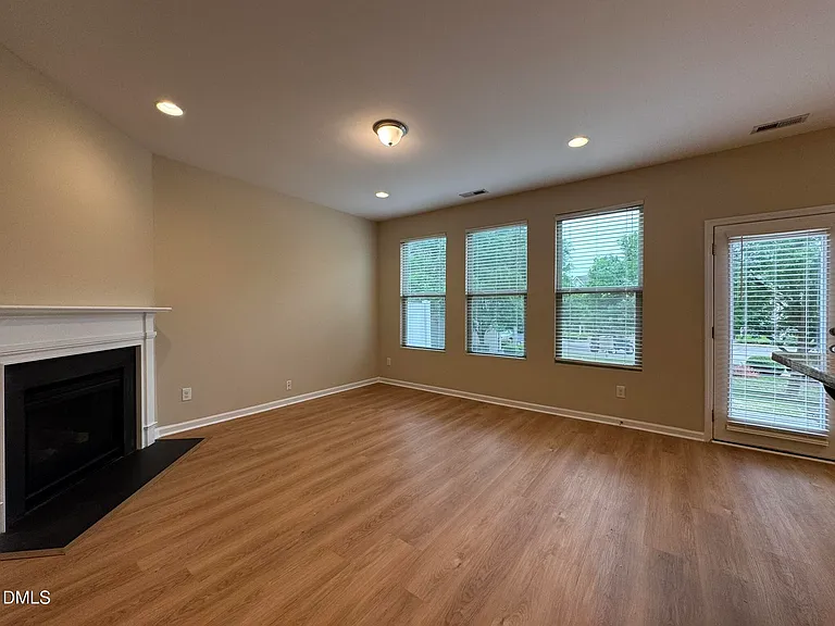 4478 Middletown Dr — Photo 11