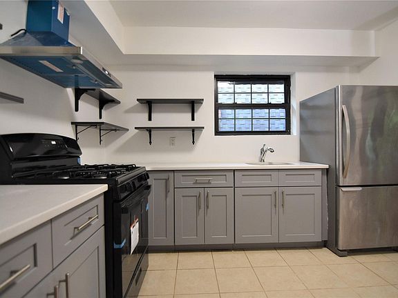 4th image of 21914 64th Ave #C