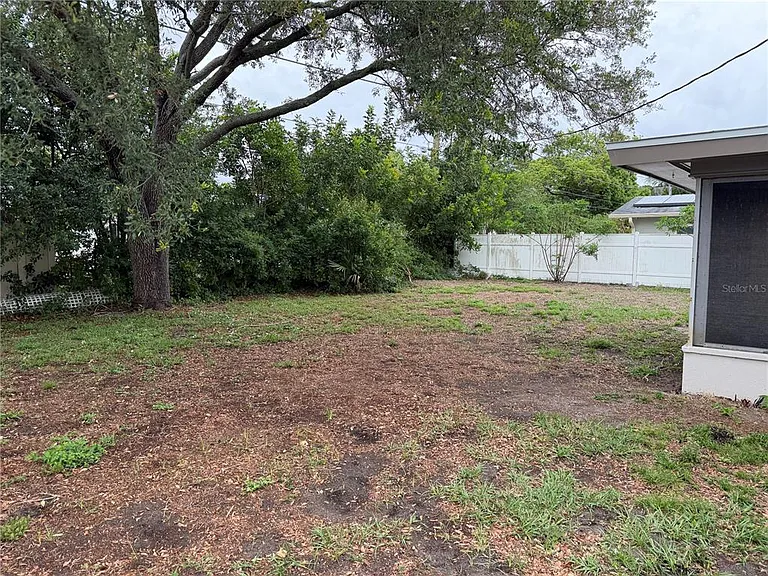 2236 Morningside Dr — Photo 21