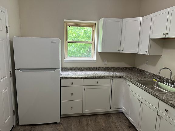 3rd image of 513 Brown Ave #A