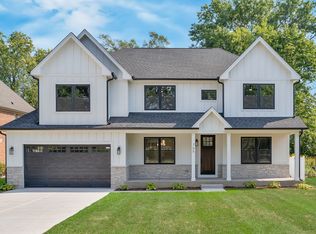 705 Glendale Rd, Glenview, IL 60025