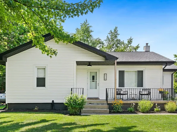 215 E Maple Grove St, Syracuse, IN 46567
