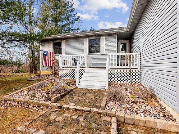 4th image of 486 Greenlawn Dr