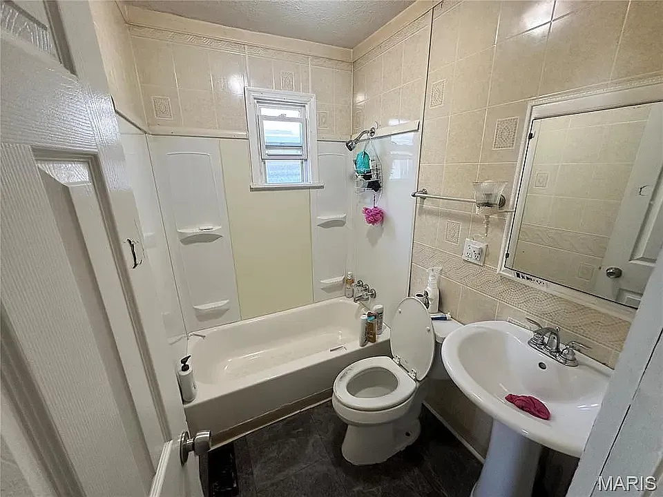 2 bed, 1016 sqft, $1,200 — Photo 3