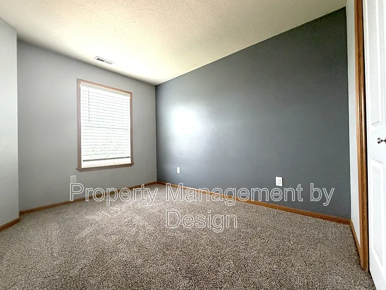 1005 NE Kamies Ln — Photo 11