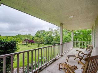 W256S10255 Sandhill Ridge Rd, Mukwonago, WI 53149