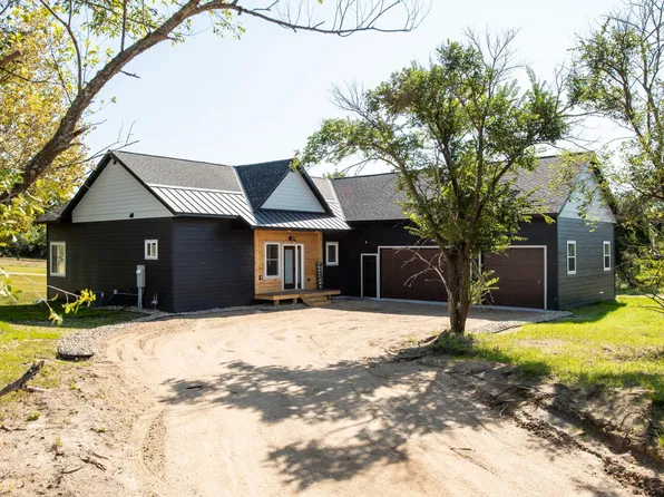 1001 Moore St, Starbuck, MN 56381