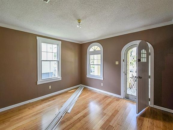 3rd image of 4649 Eastview Dr