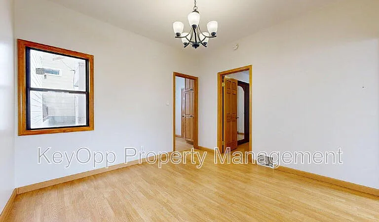 806 34th Ave — Photo 5