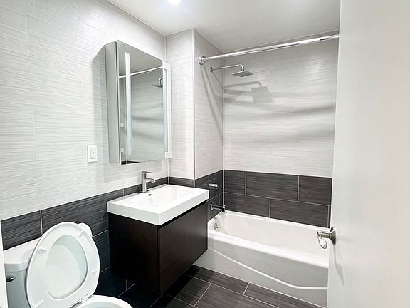3rd image of 14238 37th Ave #13T