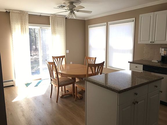 4th image of 55 Chesterfield Ln