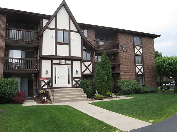2nd image of 10542 S Palos Pl #A